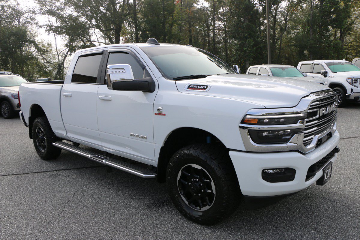 Used 2025 RAM 2500 Laramie AWD/4WD image 10