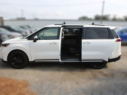 Certified 2023 Kia Carnival SX image 20