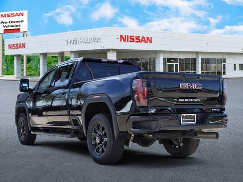 Used 2024 GMC Sierra 2500 AT4 w/ AT4 Preferred Package image 3