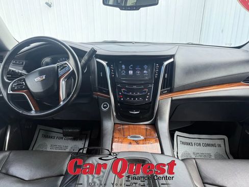 Used 2016 Cadillac Escalade Luxury image 33
