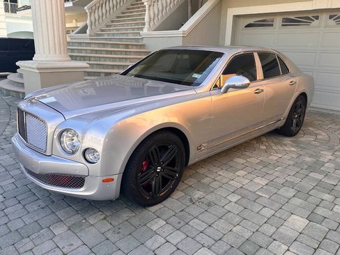 Used 2011 Bentley Mulsanne RWD image 28