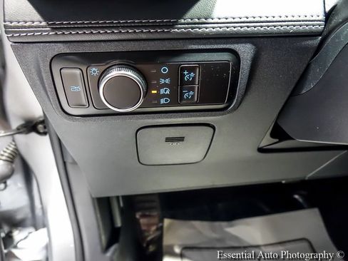 Used 2025 Ford Mustang Premium RWD image 20