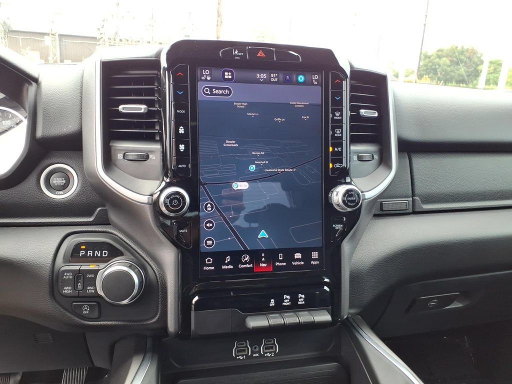 Used 2025 RAM 1500 Big Horn AWD/4WD image 17
