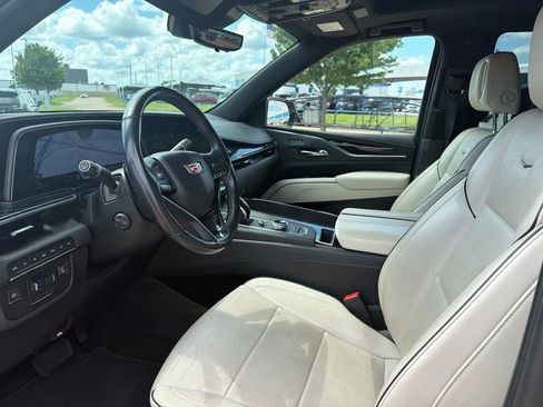 Used 2021 Cadillac Escalade Sport w/ Driver Assist Tech Package AWD/4WD image 7