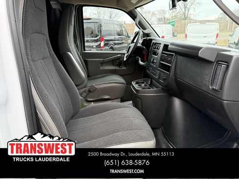 Used 2024 Chevrolet Express 2500 w/ Driver Convenience Package image 7