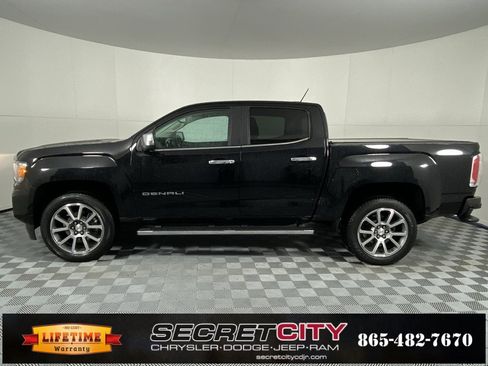 Used 2022 GMC Canyon Denali image 4