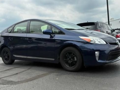 Used 2012 Toyota Prius Two FWD image 3