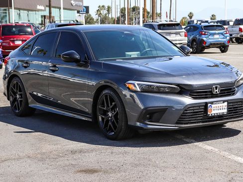 Used 2024 Honda Civic Sport image 3