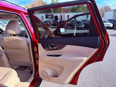 Used 2015 Nissan Rogue SL w/ SL Premium Package FWD image 18