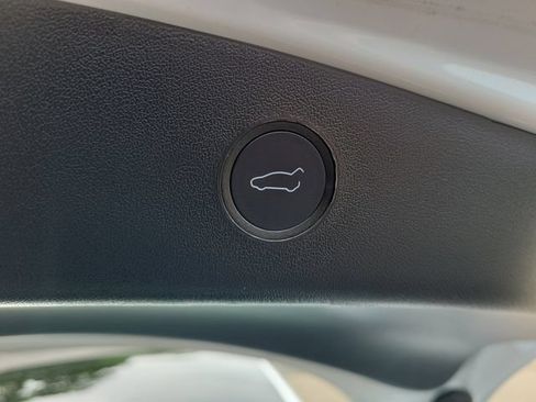 Used 2022 Tesla Model 3 Long Range AWD/4WD image 27