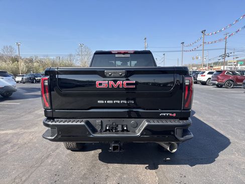 New 2026 GMC Sierra 2500 AT4 AWD/4WD image 4