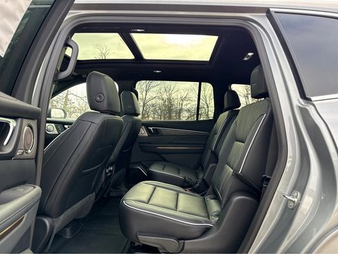 New 2026 Buick Enclave Avenir w/ Super Cruise Package image 8