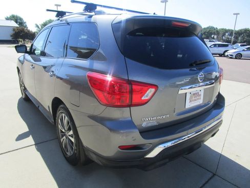 Used 2017 Nissan Pathfinder SL FWD image 7