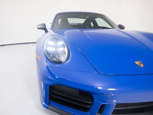 Certified 2025 Porsche 911 Carrera RWD image 47