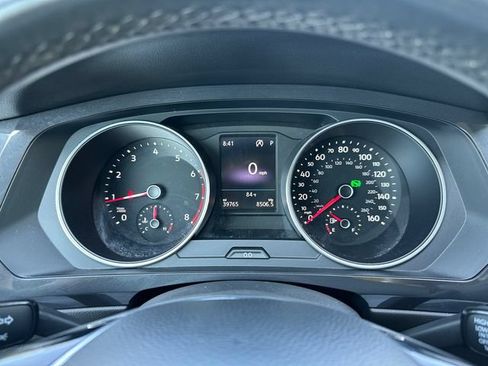 Used 2020 Volkswagen Tiguan SE FWD image 29