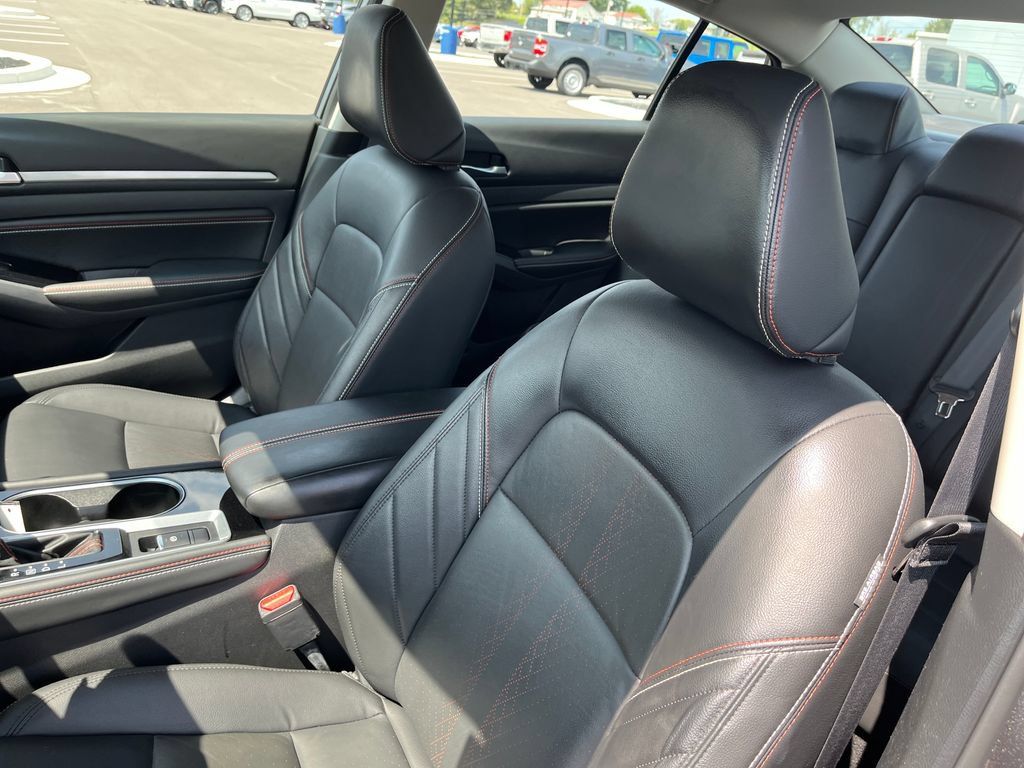 Used 2023 Nissan Altima 2.5 SR w/ SR Premium Package AWD/4WD image 12