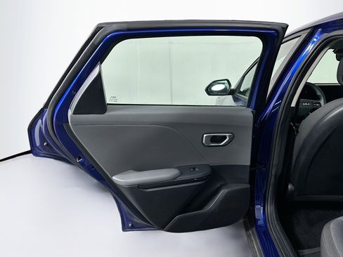 Used 2025 Kia K4 FWD image 25