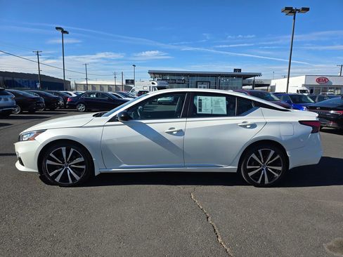 Used 2019 Nissan Altima 2.5 SR image 2