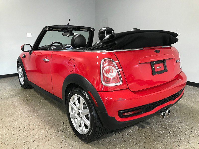 Used 2013 MINI Cooper S w/ Technology Pkg 2 FWD image 9