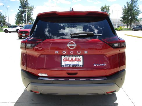 Used 2023 Nissan Rogue SV AWD/4WD image 5