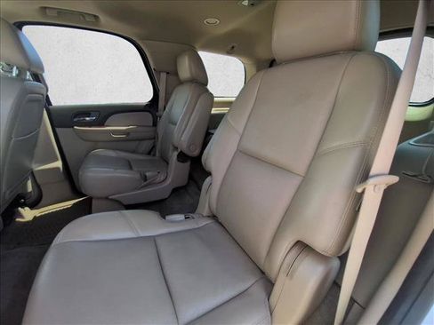 Used 2013 Chevrolet Tahoe LTZ AWD/4WD image 18