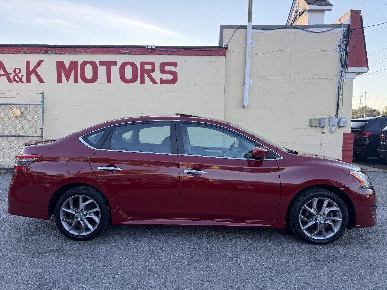 Used 2014 Nissan Sentra SR w/ Premium Package FWD image 9