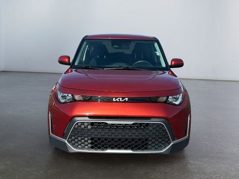 Used 2023 Kia Soul LX w/ LX Technology Package FWD image 8