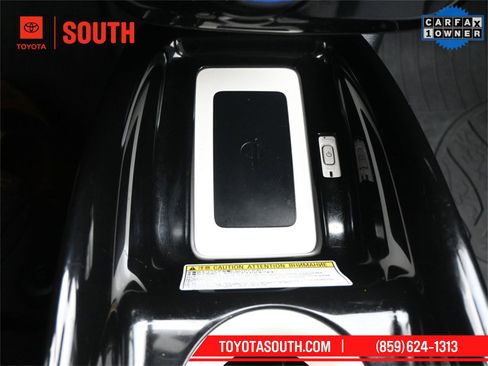 Used 2018 Toyota Prius Prime Advanced image 30