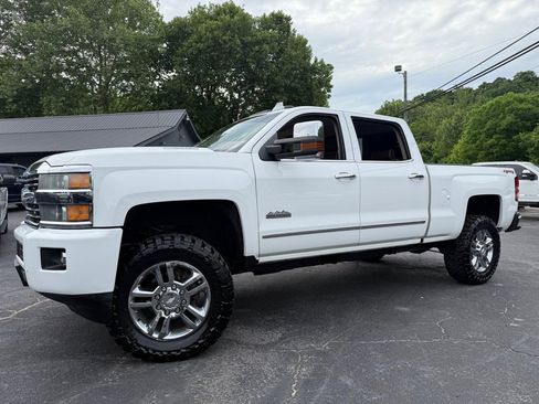 Used 2015 Chevrolet Silverado 2500 High Country w/ Duramax Plus Package AWD/4WD image 5