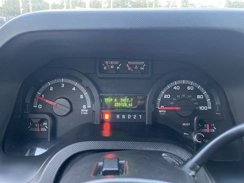 Used 2011 Ford E-350 and Econoline 350 XLT image 24