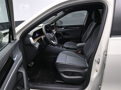 New 2026 Volkswagen Tiguan SEL R-Line image 9