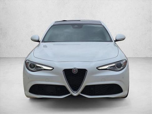 Used 2017 Alfa Romeo Giulia Ti w/ TI 19" Sport Package RWD image 2