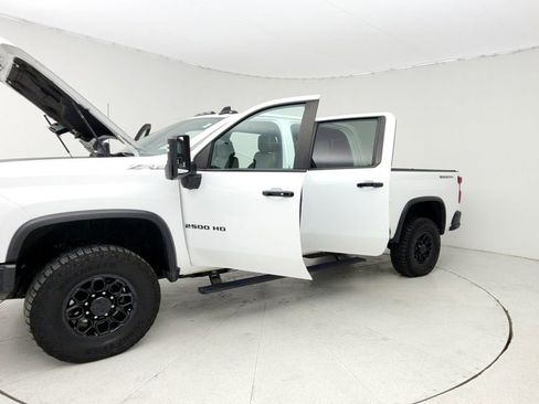 Used 2024 Chevrolet Silverado 2500 ZR2 w/ ZR2 Bison Edition image 11