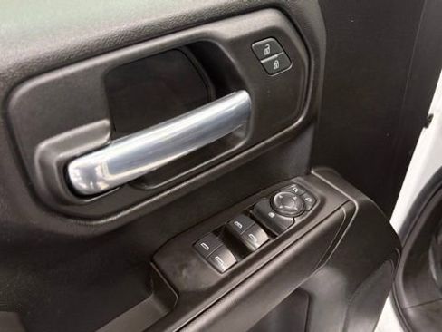 Used 2021 GMC Sierra 1500 4x4 Crew Cab w/ Sierra Value Package image 15
