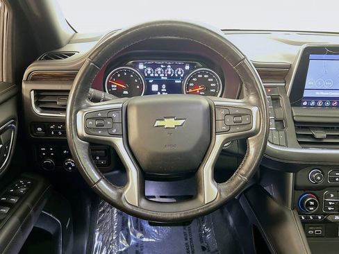 Used 2021 Chevrolet Suburban Premier w/ Premium Package AWD/4WD image 11