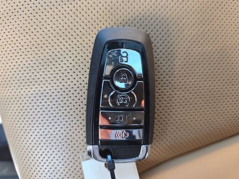 Used 2021 Lincoln Corsair Reserve w/ Equipment Group 201A AWD/4WD image 37