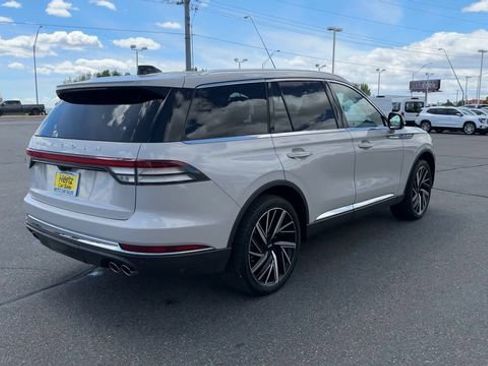 Used 2025 Lincoln Aviator Reserve w/ Equipment Group 201A AWD/4WD image 8