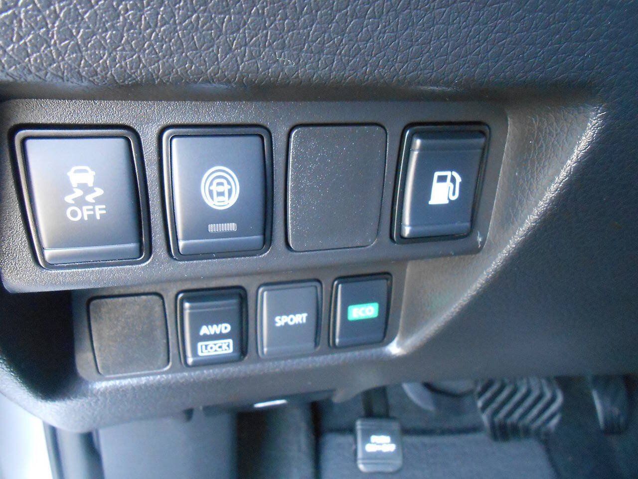 Used 2020 Nissan Rogue S w/ Special Edition Package AWD/4WD image 19