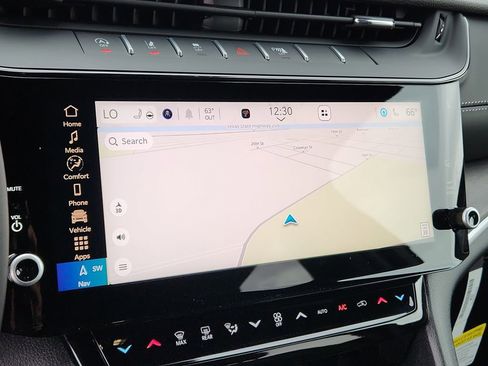 New 2026 Jeep Grand Cherokee Altitude image 18