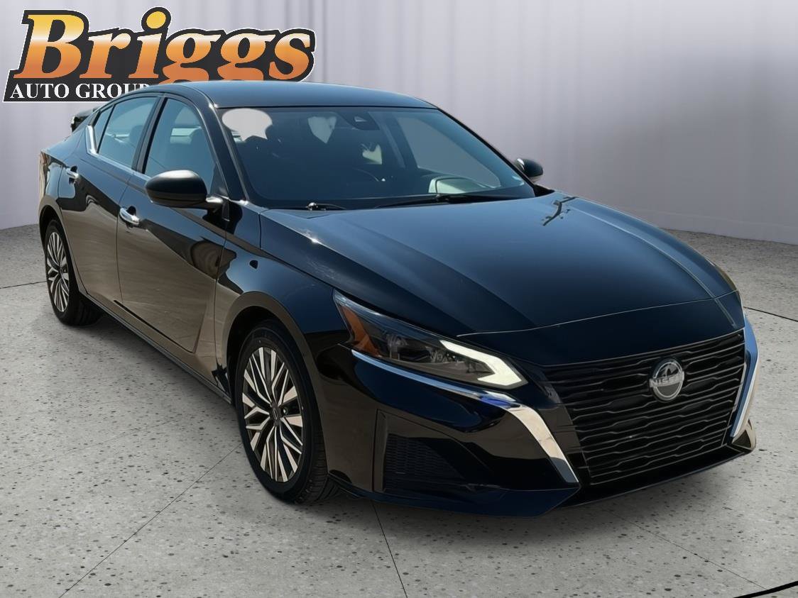 Used 2024 Nissan Altima 2.5 SV FWD image 7