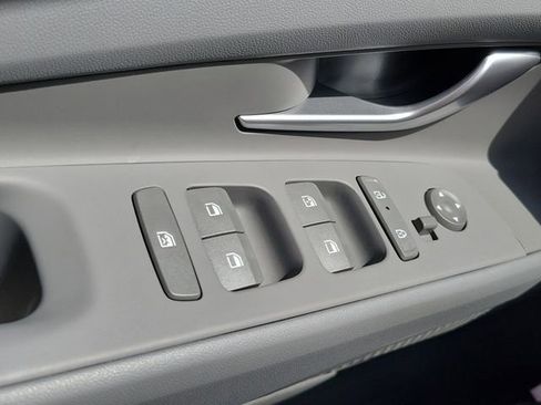 New 2026 Hyundai Elantra Sport FWD image 17