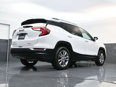Used 2023 GMC Terrain SLT image 23