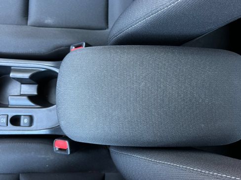 Used 2024 Toyota Corolla LE FWD image 33