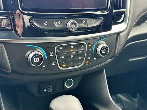 Used 2023 Chevrolet Traverse RS image 16