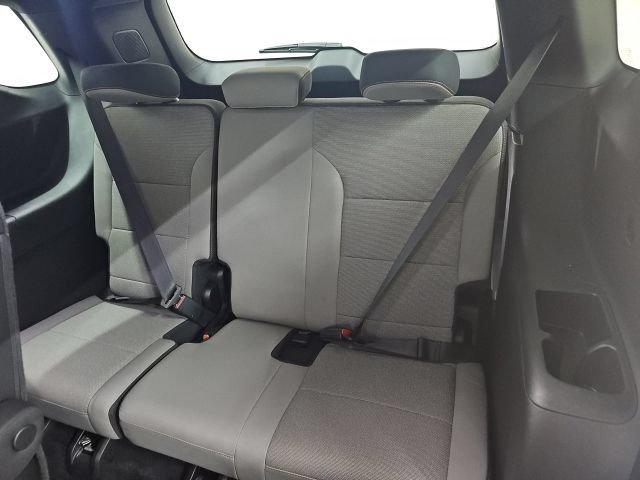 Used 2026 Chevrolet Traverse LT w/ Driver Confidence Package FWD image 4