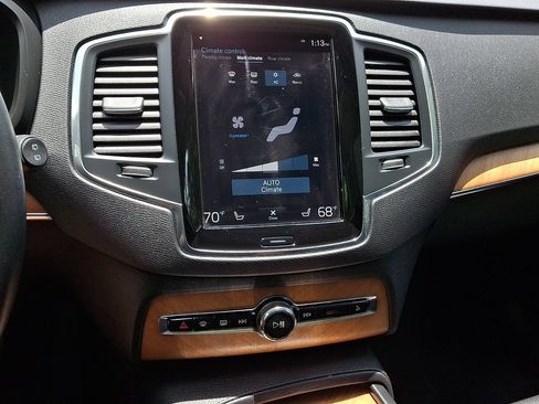 Used 2022 Volvo XC90 T8 Inscription Expression w/ Climate Package AWD/4WD image 16