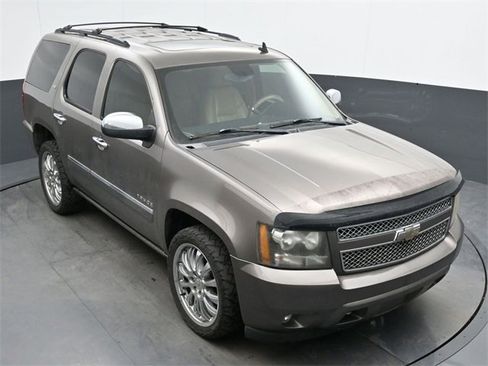 Used 2011 Chevrolet Tahoe LTZ image 18