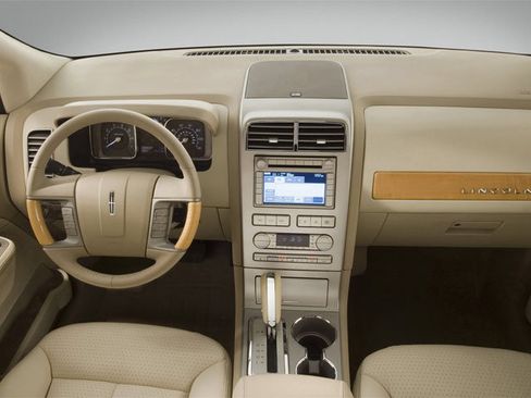 Used 2010 Lincoln MKX 2WD image 4