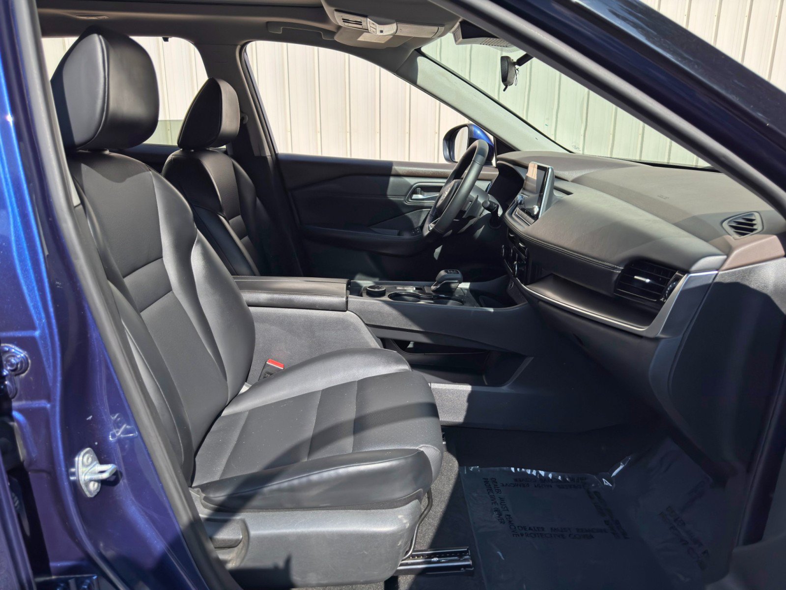 Used 2021 Nissan Rogue SV w/ Premium Package AWD/4WD image 14
