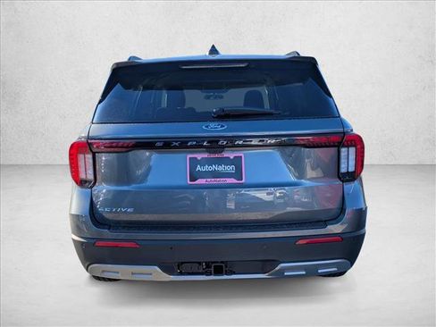 New 2026 Ford Explorer Active w/ Active Comfort Package image 9